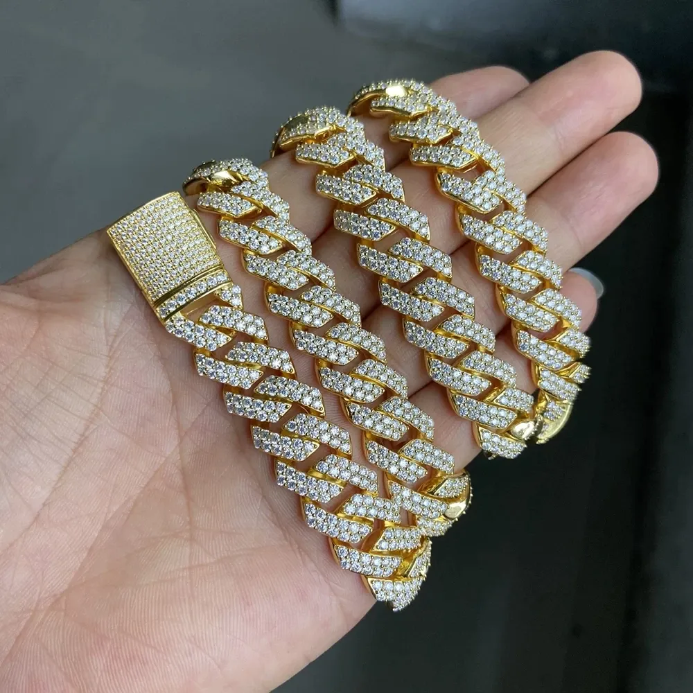 The moissanite cuban chain bracelet of queendomgem