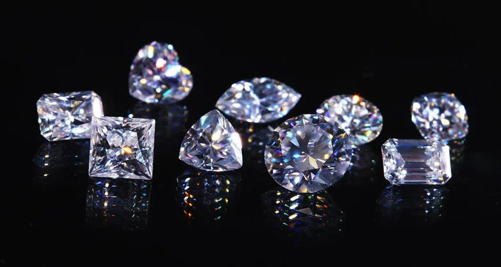 There are beautiful moissanite loose stones